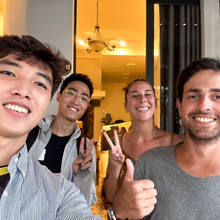 A Little Saigon Hotel - Bui Vien Walking Street ホーチミン市 エクステリア 写真