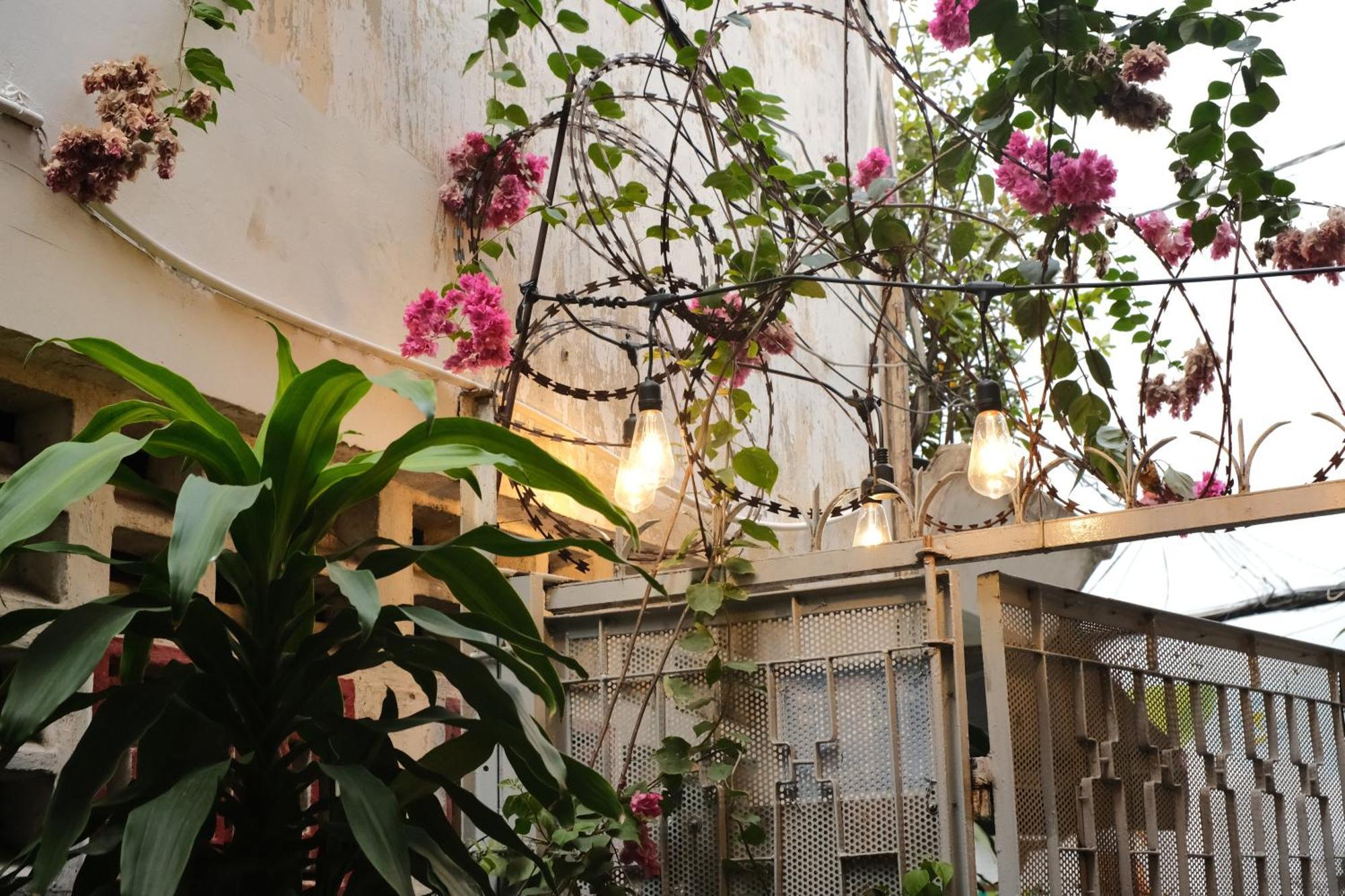 A Little Saigon Hotel - Bui Vien Walking Street ホーチミン市 エクステリア 写真