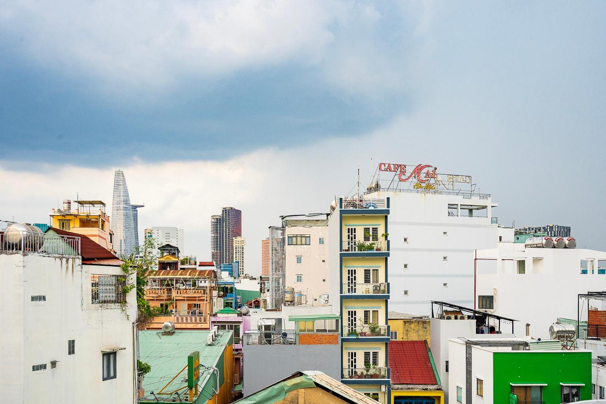 A Little Saigon Hotel - Bui Vien Walking Street ホーチミン市 エクステリア 写真