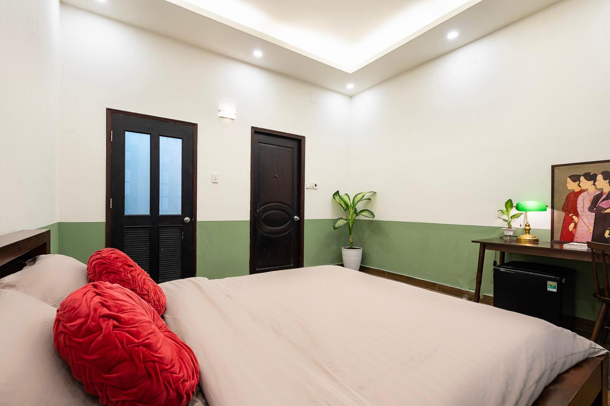 A Little Saigon Hotel - Bui Vien Walking Street ホーチミン市 エクステリア 写真
