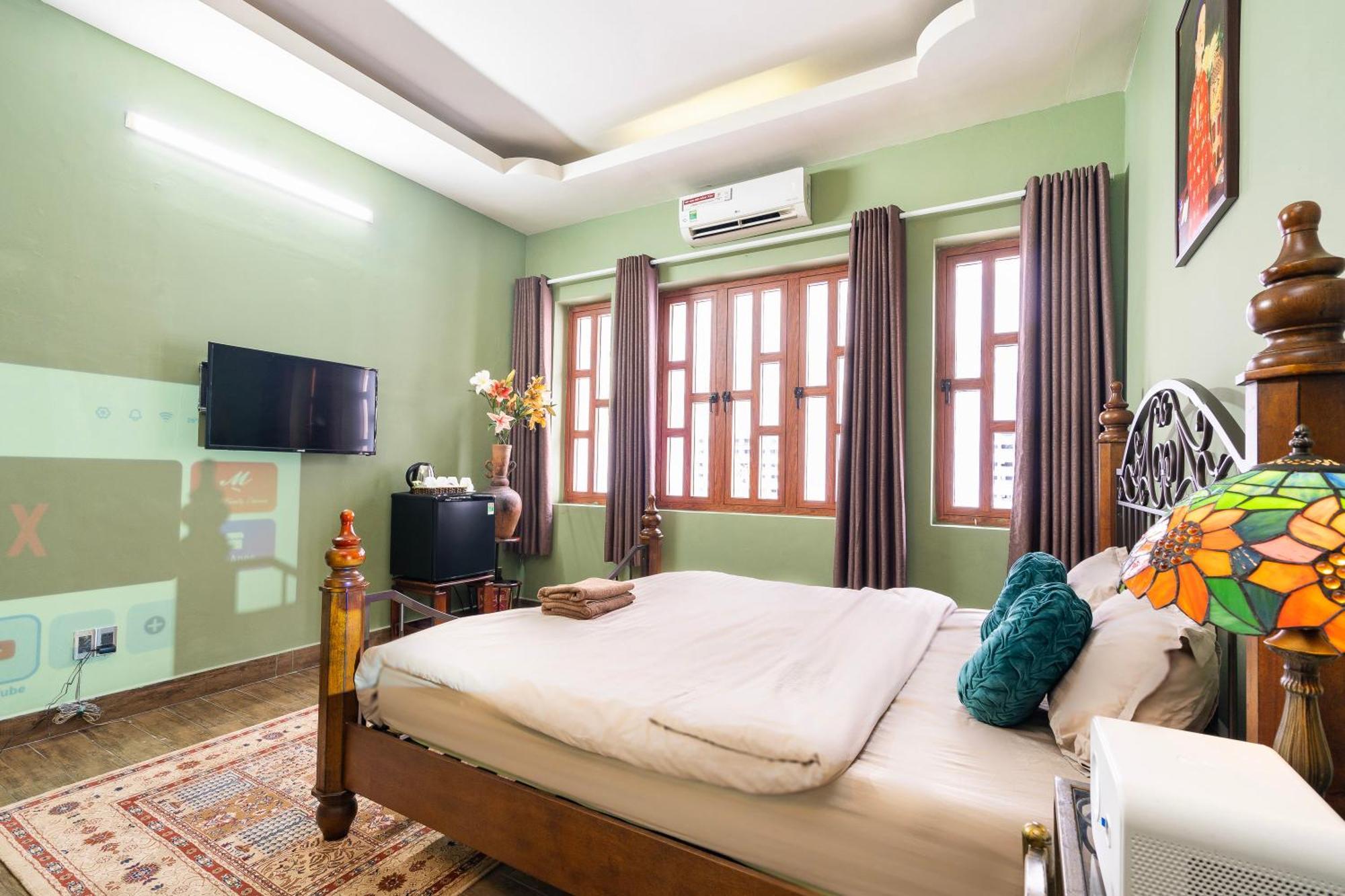 A Little Saigon Hotel - Bui Vien Walking Street ホーチミン市 エクステリア 写真