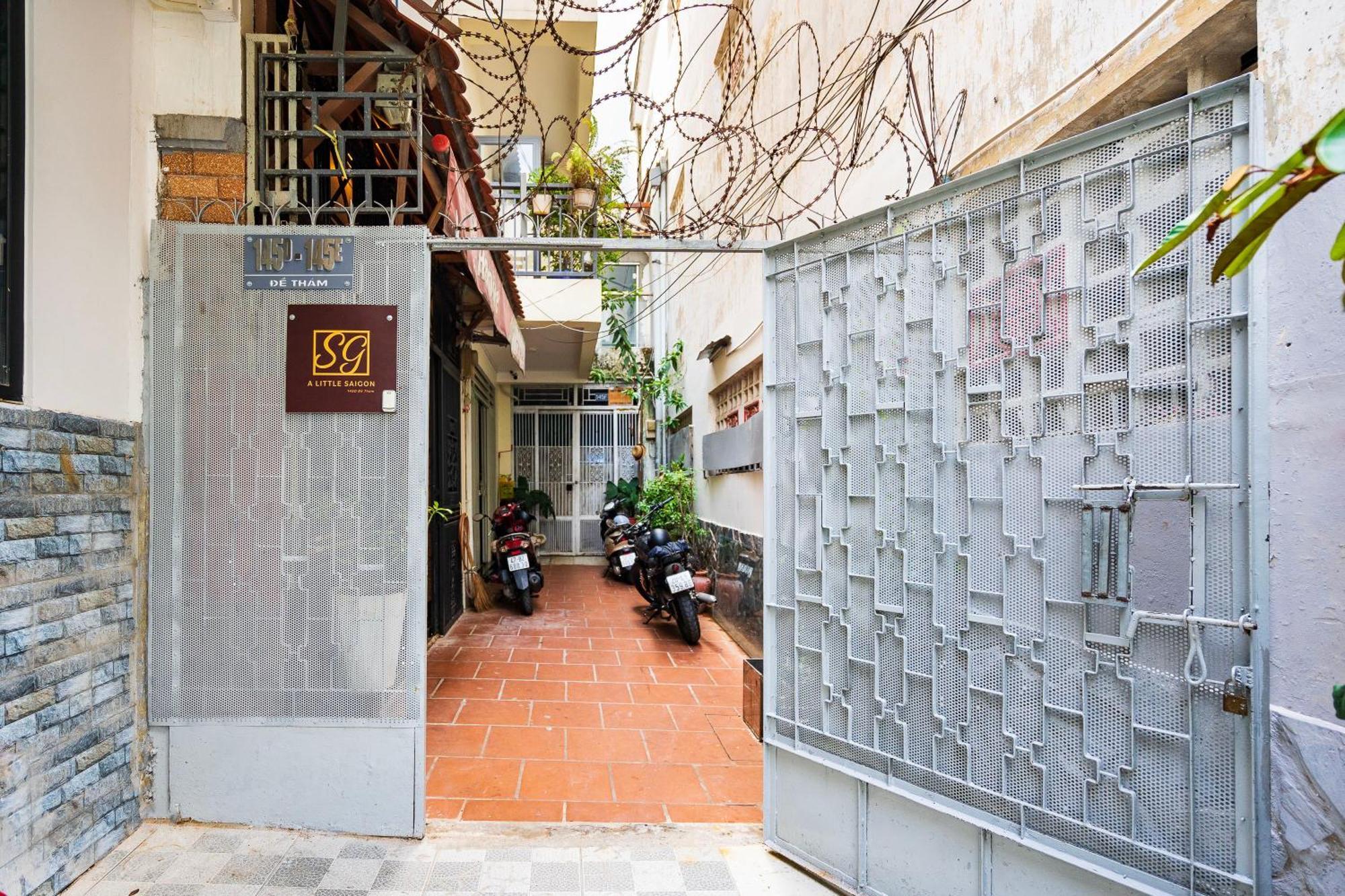 A Little Saigon Hotel - Bui Vien Walking Street ホーチミン市 エクステリア 写真