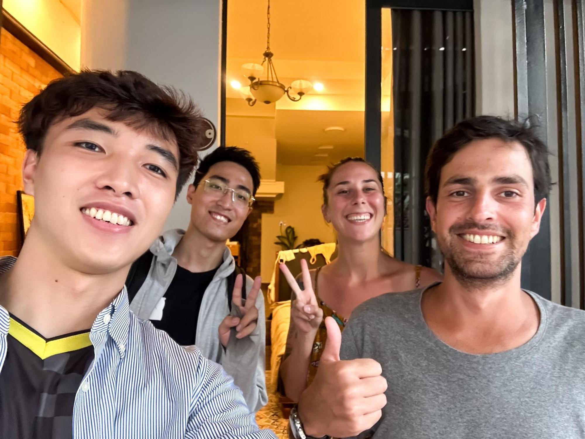 A Little Saigon Hotel - Bui Vien Walking Street ホーチミン市 エクステリア 写真