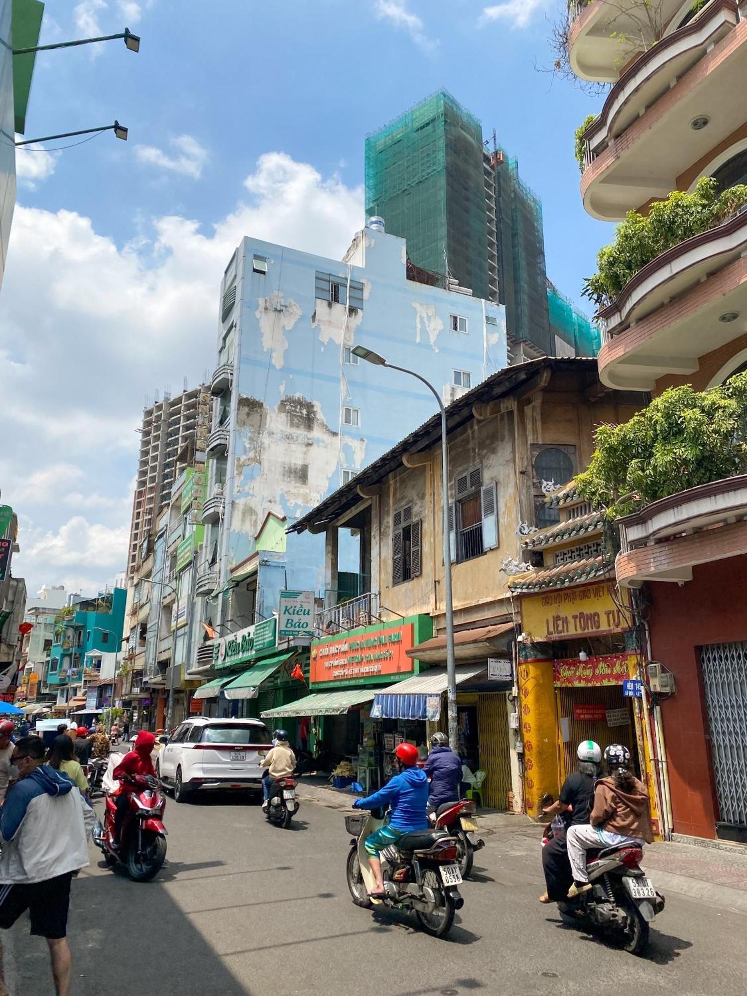 A Little Saigon Hotel - Bui Vien Walking Street ホーチミン市 エクステリア 写真